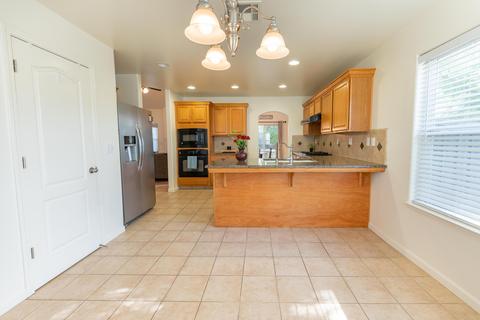 1035 Tranquility Ct, Lemoore, CA 93245 photo 17
