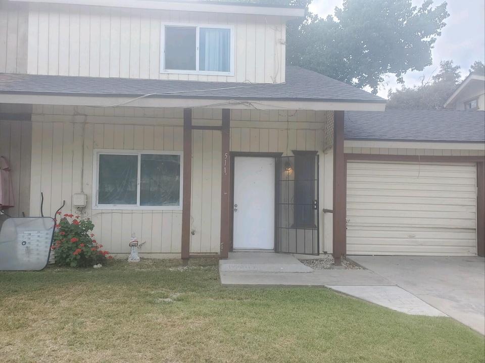 511 W Meadow Ct, Tulare, CA 93274 1 photo MLS 217242 Movoto