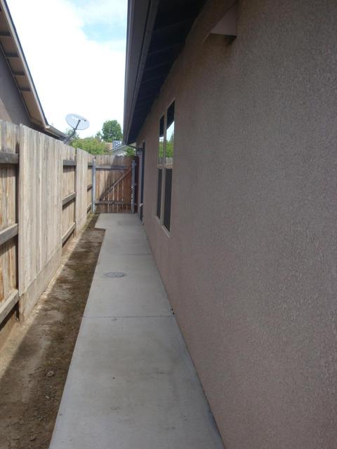 1127 E Vine Ct, Visalia, CA 93292 photo 21