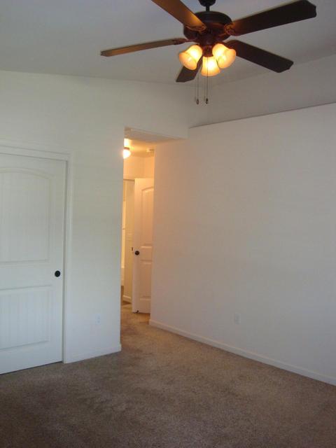 1127 E Vine Ct, Visalia, CA 93292 photo 7