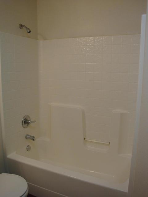 1127 E Vine Ct, Visalia, CA 93292 photo 9