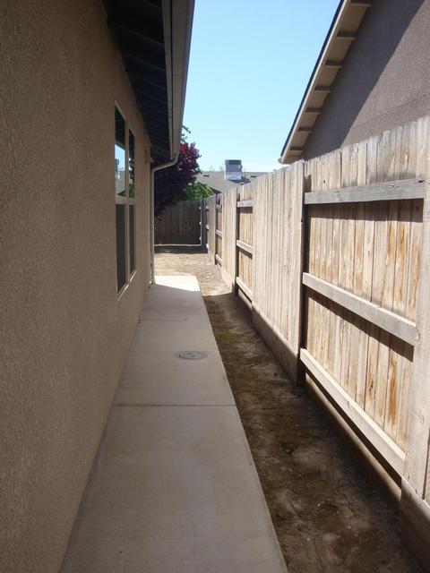 1127 E Vine Ct, Visalia, CA 93292 photo 22