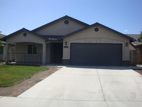 1127 E Vine Ct, Visalia, CA 93292 photo 1