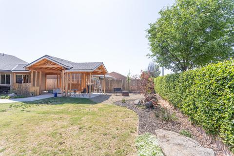 653 Ashley Ave, Dinuba, CA 93618 photo 39
