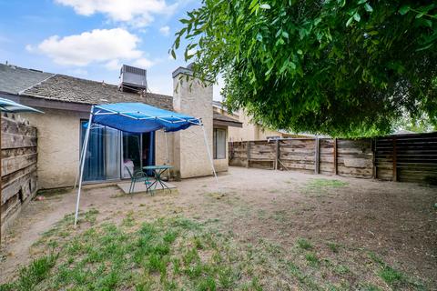 636 E Harold Ave, Visalia, CA 93292 photo 5