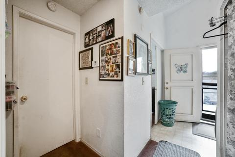 636 E Harold Ave, Visalia, CA 93292 photo 18