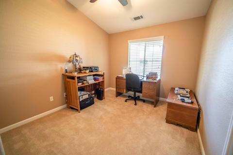 3640 S Pride Ct, Visalia, CA 93277 photo 9