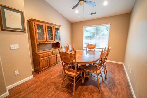 3640 S Pride Ct, Visalia, CA 93277 photo 6
