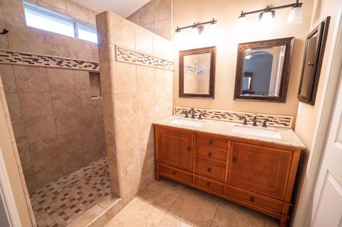 3640 S Pride Ct, Visalia, CA 93277 photo 8