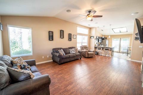 3640 S Pride Ct, Visalia, CA 93277 photo 2