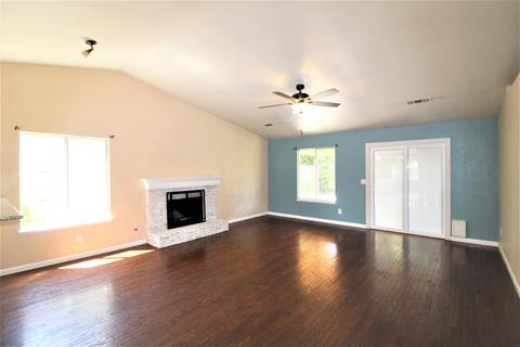 3748 E Acequia Ave, Visalia, CA 93292 photo 5