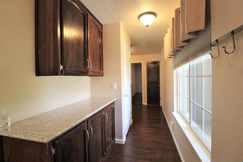 3748 E Acequia Ave, Visalia, CA 93292 photo 10