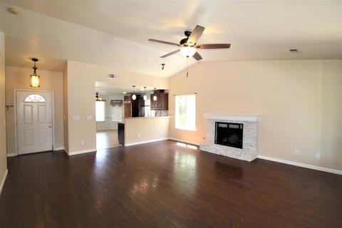 3748 E Acequia Ave, Visalia, CA 93292 photo 6