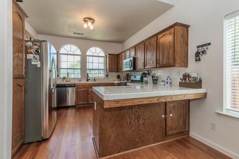 1409 Hawthorn St, Lemoore, CA 93245 photo 7