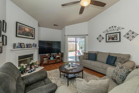 1409 Hawthorn St, Lemoore, CA 93245 photo 12