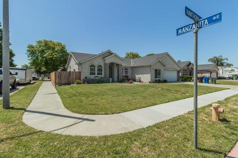 1409 Hawthorn St, Lemoore, CA 93245 photo 2