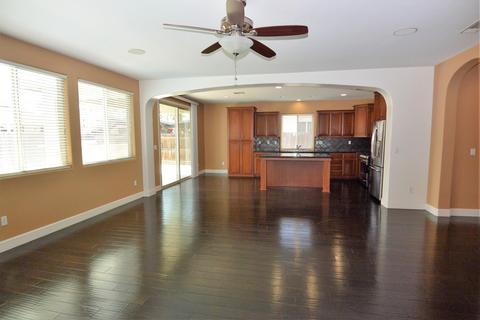 3725 E Seeger Ct, Visalia, CA 93292 photo 6