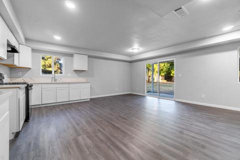 2423 E Vassar Dr, Visalia, CA 93292 photo 6