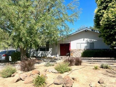 1492 E Boyer Dr, Tulare, CA 93274 photo 1