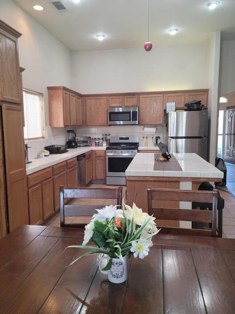 1265 E Richard Smith Ave, Tulare, CA 93274 photo 5