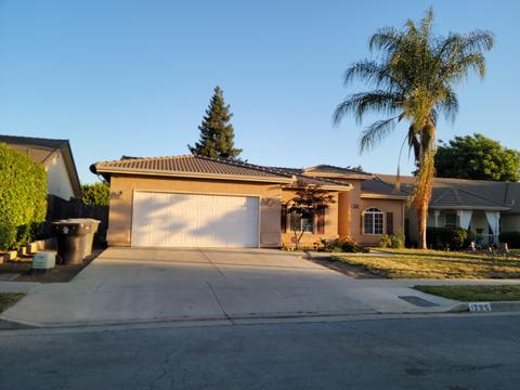 1265 E Richard Smith Ave, Tulare, CA 93274 photo 1