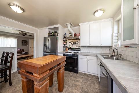 804 Elm St, Hanford, CA 93230 photo 9