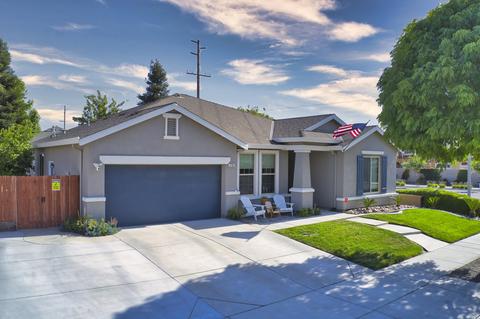3703 E Laura Ave, Visalia, CA 93292 photo 2