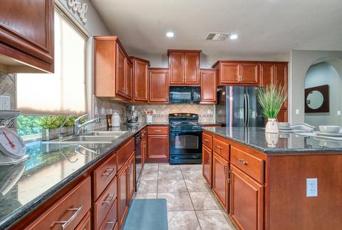 3703 E Laura Ave, Visalia, CA 93292 photo 13