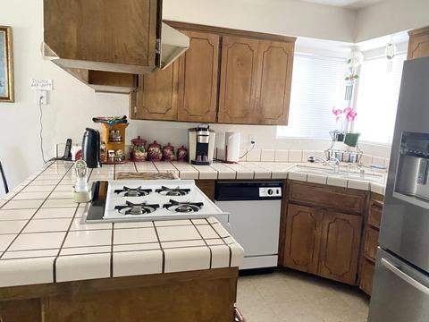 1561 E Cross Ave, Tulare, CA 93274 photo 5