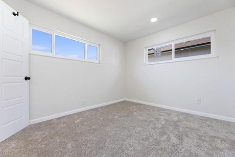 904 E Myrtle Ave, Visalia, CA 93292 photo 15