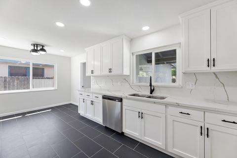 904 E Myrtle Ave, Visalia, CA 93292 photo 30