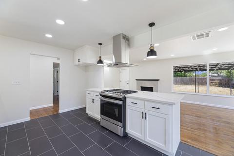 904 E Myrtle Ave, Visalia, CA 93292 photo 32