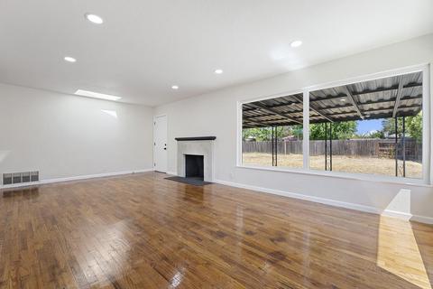 904 E Myrtle Ave, Visalia, CA 93292 photo 25