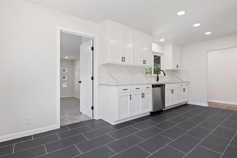 904 E Myrtle Ave, Visalia, CA 93292 photo 26