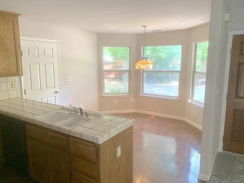 2700 S Bridge St, Visalia, CA 93277 photo 9