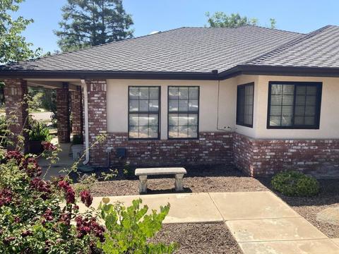 294 E Washington Ave, Tulare, CA 93274 photo 5
