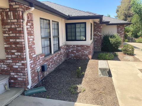 294 E Washington Ave, Tulare, CA 93274 photo 4