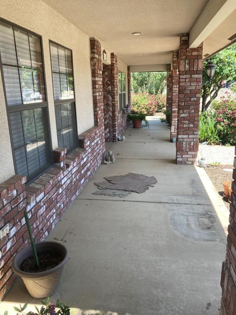 294 E Washington Ave, Tulare, CA 93274 photo 6