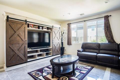 617 S Summit St, Visalia, CA 93292 photo 3