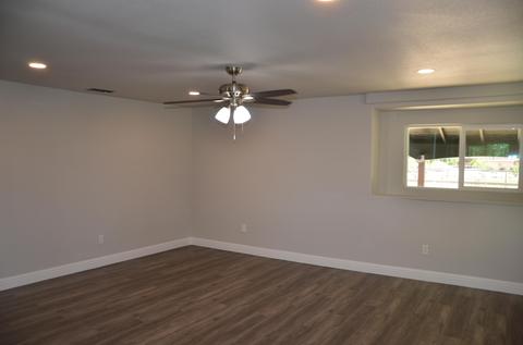 13639 18th Ave, Lemoore, CA 93245 photo 2