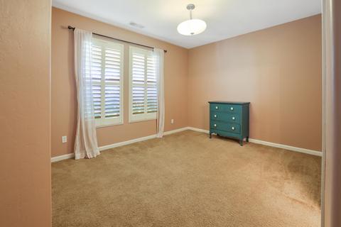 625 E Chestnut Ave, Visalia, CA 93292 photo 32
