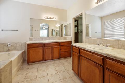 625 E Chestnut Ave, Visalia, CA 93292 photo 29