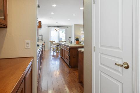 625 E Chestnut Ave, Visalia, CA 93292 photo 23