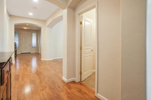625 E Chestnut Ave, Visalia, CA 93292 photo 41
