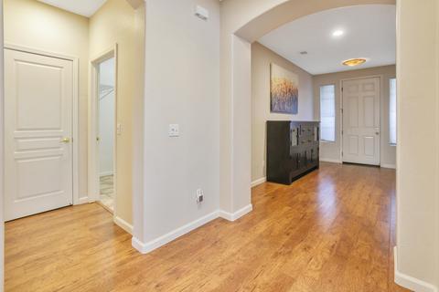625 E Chestnut Ave, Visalia, CA 93292 photo 38