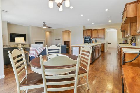 625 E Chestnut Ave, Visalia, CA 93292 photo 21