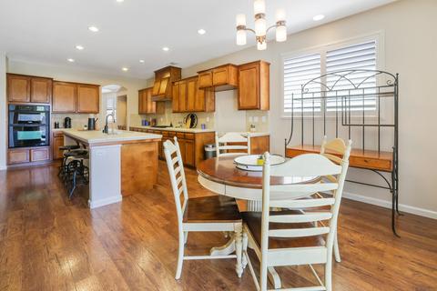 625 E Chestnut Ave, Visalia, CA 93292 photo 20