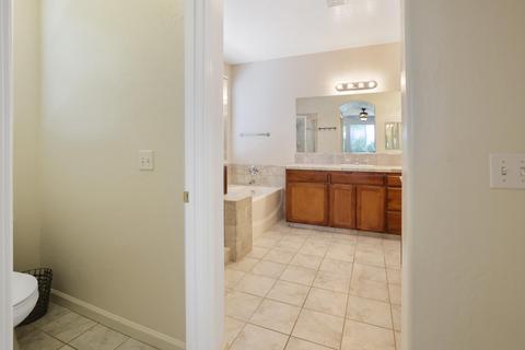 625 E Chestnut Ave, Visalia, CA 93292 photo 27