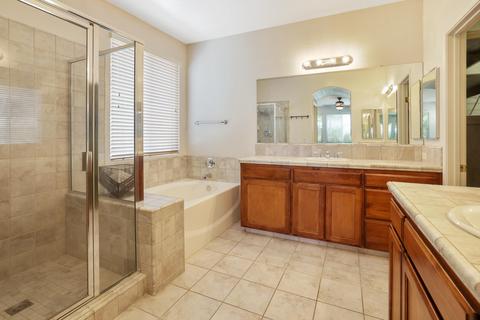 625 E Chestnut Ave, Visalia, CA 93292 photo 28