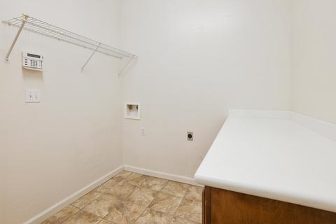 625 E Chestnut Ave, Visalia, CA 93292 photo 40